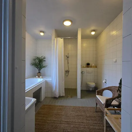 Kyyveden Kartano Paeaetyasunto Herukka *